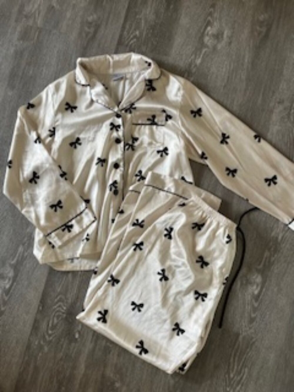 NWOT Bella Sleep + Spa Set Black Bow Print Women's M